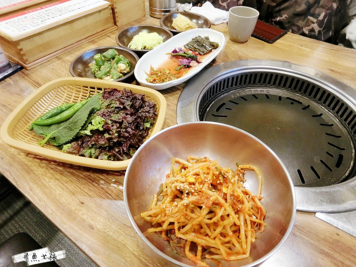 釜山美食 釜山必吃 南浦洞美食 南浦洞烤肉 味贊王鹽烤肉 厚豬五花肉 韓國烤肉