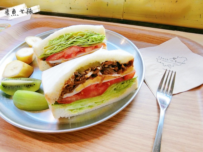 南浦洞 明信片咖啡廳 CHECK IN BUSAN 台灣人開的 釜山早午餐 釜山打卡