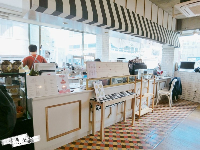 南浦洞 明信片咖啡廳 CHECK IN BUSAN 台灣人開的 釜山早午餐 釜山打卡