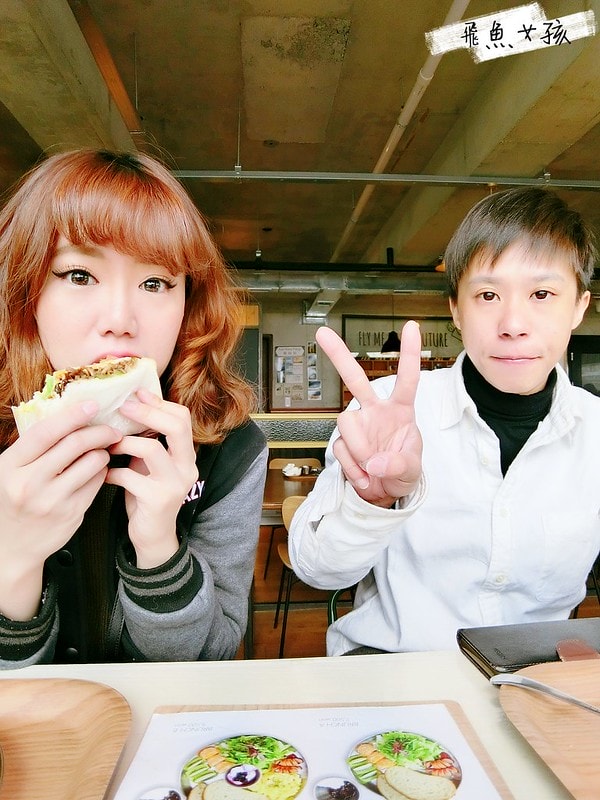 南浦洞 明信片咖啡廳 CHECK IN BUSAN 台灣人開的 釜山早午餐 釜山打卡