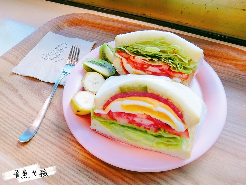 南浦洞 明信片咖啡廳 CHECK IN BUSAN 台灣人開的 釜山早午餐 釜山打卡