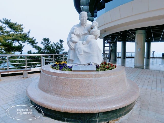 韓國釜山。釜山必去 太宗臺(태종대)搭DANUBI列車 影島燈塔  太宗臺辣海鮮麵  我在釜山搭公車