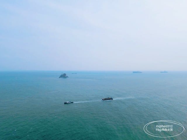 韓國釜山。釜山必去 太宗臺(태종대)搭DANUBI列車 影島燈塔  太宗臺辣海鮮麵  我在釜山搭公車