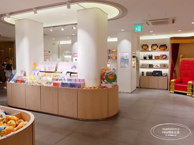 釜山景點,南浦洞,光復路商圈,Kakaofriends旗艦店,屁桃咖啡廳,APEACHCAFE