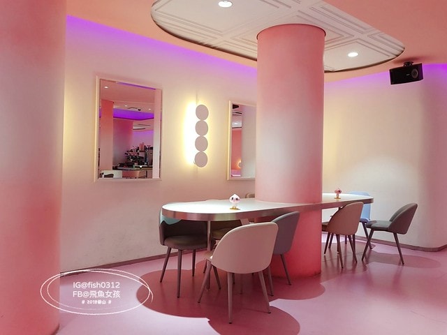 釜山景點,南浦洞,光復路商圈,Kakaofriends旗艦店,屁桃咖啡廳,APEACHCAFE