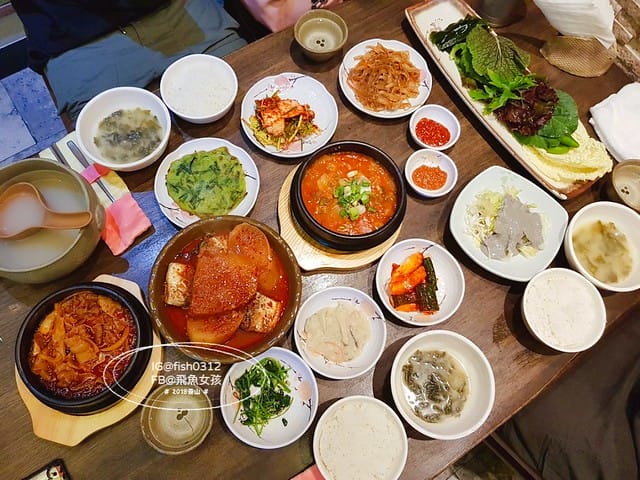 釜山,南浦洞美食,飯桌,밥상,西面24小時餐廳,韓國定食餐廳,釜山吃到飽,韓國小菜吃到飽,西面美食,釜山美食