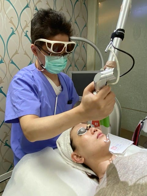 醫美。愛爾麗板橋店 告別瑕疵 探索皮秒雷射 快速養成水煮蛋肌好膚質 淨膚雷射 板橋愛爾麗 劉恭志醫師 醫美。愛爾麗板橋店 告別瑕疵 探索皮秒雷射 快速養成水煮蛋肌好膚質 淨膚雷射 板橋愛爾麗 劉恭志醫師