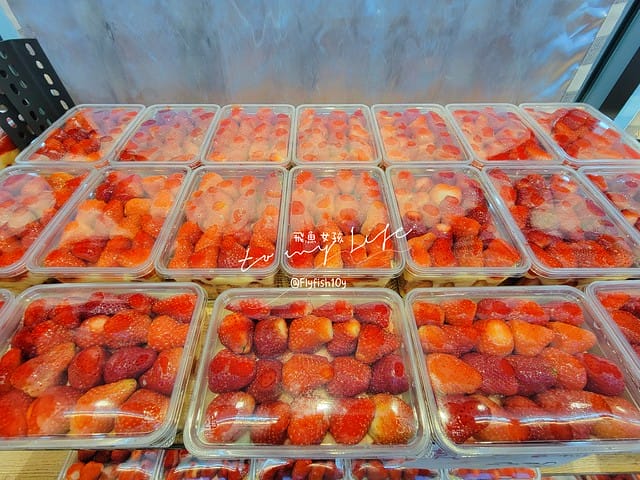 新埔捷運站草莓,果汁媽粉條爸,板橋草莓蛋糕,草莓蛋糕板橋,板橋 草莓,板橋果汁店,果汁媽粉條爸的菜單,新埔 草莓蛋糕,新埔捷運站蛋糕