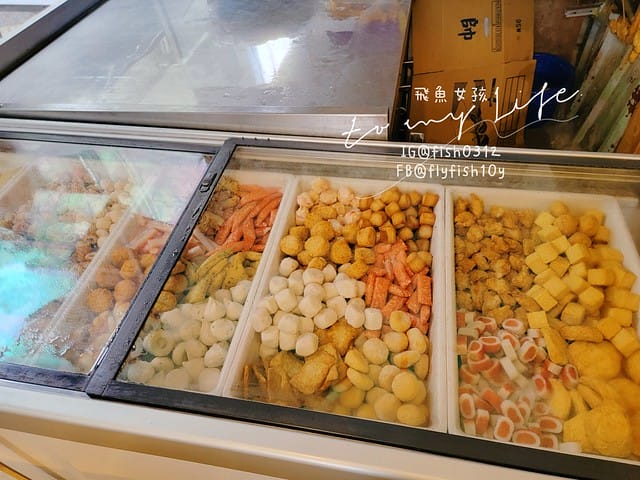 台北中山 隱身在濱江市場裡的童年回憶 小手麵包x 小時候雞排 最簡單就是最美味 文青咖啡廳