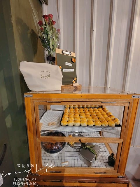 台北中山 隱身在濱江市場裡的童年回憶 小手麵包x 小時候雞排 最簡單就是最美味 文青咖啡廳