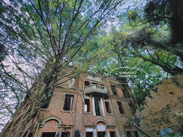 台灣嘉義。嘉義景點 民雄鬼屋咖啡 遙望歷史建築劉家古厝 民雄鬼屋 台灣五大鬼屋之一