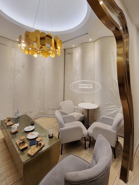 台中美食 勤美草悟道旁的 L.Z. Dessart 無框架甜點 世界甜點冠軍陳立喆 白金配色高級質感甜點店