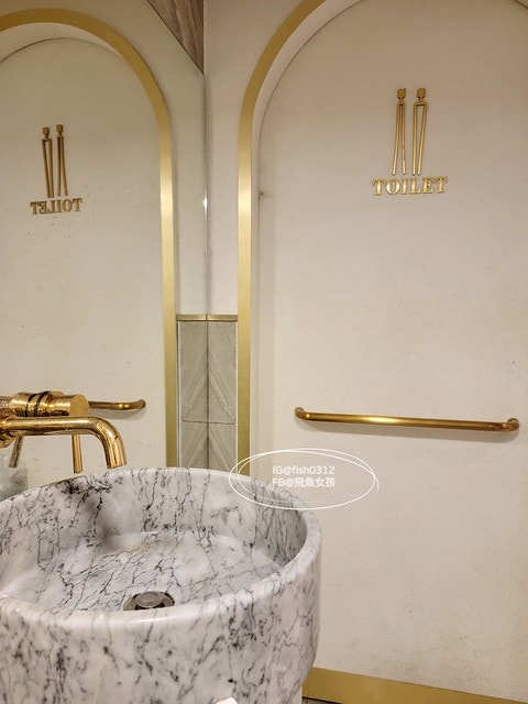 台中美食 勤美草悟道旁的 L.Z. Dessart 無框架甜點 世界甜點冠軍陳立喆 白金配色高級質感甜點店