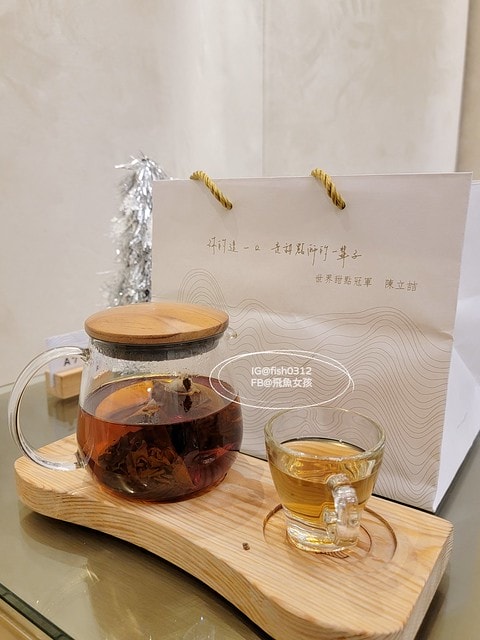 台中美食 勤美草悟道旁的 L.Z. Dessart 無框架甜點 世界甜點冠軍陳立喆 白金配色高級質感甜點店