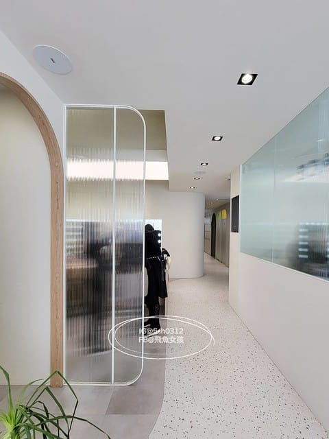 不用出國也能拍韓式證件照  Holo+FACE韓式照相館 在台灣就能體驗 最美韓式證件照 大頭照 求職照 形象照