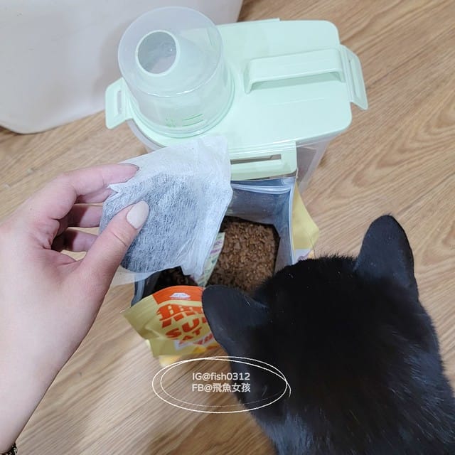 台灣貓飼料 品牌推薦 貓樂園 ParkCat無敵貓糧 鮮雞蜂王乳 天然無穀低碳貓飼料 貓糧評價大推 保鮮飼料活性碳片 飼料乾燥劑 台灣貓飼料 品牌推薦 貓樂園 ParkCat無敵貓糧 鮮雞蜂王乳 天然無穀低碳貓飼料 貓糧評價大推 保鮮飼料活性碳片 飼料乾燥劑