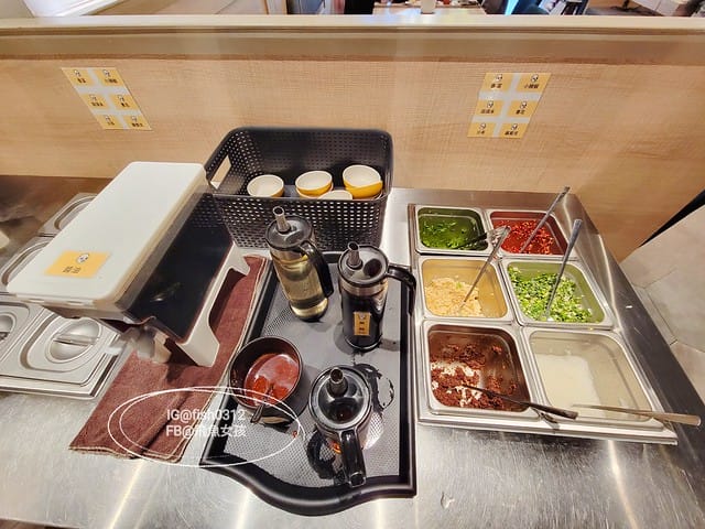 雞湯大叔,雞湯大叔敦北店,濃郁雞湯湯底,文青風火鍋店,台北雞湯火鍋,台北平價雞湯火鍋,小巨蛋美食,小巨蛋火鍋店