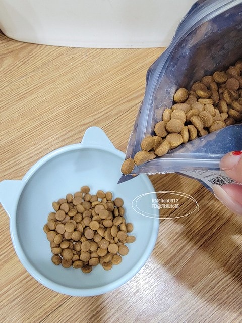 法國皇家HS33亮毛護膚成貓專用乾糧,ROYALCANIN貓飼料推薦,貓糧評價,法國皇家保健貓系列,貓飼料推薦,貓濕糧推薦,法國皇家貓四