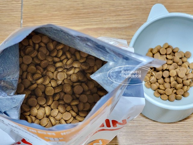 法國皇家HS33亮毛護膚成貓專用乾糧,ROYALCANIN貓飼料推薦,貓糧評價,法國皇家保健貓系列,貓飼料推薦,貓濕糧推薦,法國皇家貓四