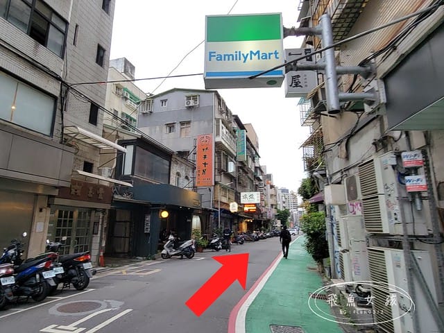 TAKEOUT CURRY SHOP咖哩專門店,台北咖哩,東區咖哩,延吉街餐廳,台北貓咪餐廳,貓奴必吃,貓咪楓糖布丁,台北貓咪咖啡廳,takeoutcurryshop菜單