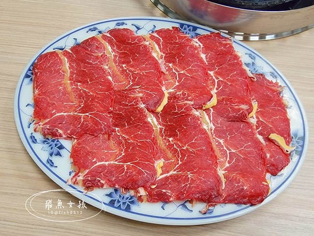 長白小館菜單,長白小館酸菜白肉鍋,長白小館酸菜鍋,日本人愛吃餐廳,東區老店餐廳,東區酸菜白肉鍋,台北酸菜白肉鍋,長白小館,孤獨的美食家五郎,延吉街火鍋,國父紀念館火鍋推薦
