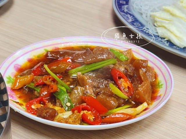 長白小館菜單,長白小館酸菜白肉鍋,長白小館酸菜鍋,日本人愛吃餐廳,東區老店餐廳,東區酸菜白肉鍋,台北酸菜白肉鍋,長白小館,孤獨的美食家五郎,延吉街火鍋,國父紀念館火鍋推薦