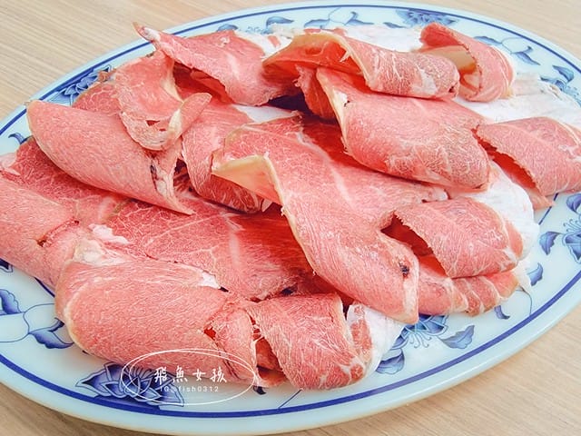 長白小館菜單,長白小館酸菜白肉鍋,長白小館酸菜鍋,日本人愛吃餐廳,東區老店餐廳,東區酸菜白肉鍋,台北酸菜白肉鍋,長白小館,孤獨的美食家五郎,延吉街火鍋,國父紀念館火鍋推薦