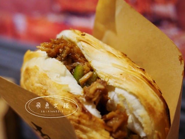 新埔捷運站美食,陝西小吃饃都肉夾饃,饃都肉夾饃,板橋饃都肉夾饃,兩千年前的漢堡,新埔站美食,莒光路美食推薦,饃都肉夾饃評價,饃都肉夾饃好吃嗎,饃都肉夾饃推薦吃什麼,肉夾饃哪裡買,好吃肉夾饃開箱,陝西小吃肉夾饃,爆紅小吃肉夾饃,莒光路小吃食記,新埔站必吃分享