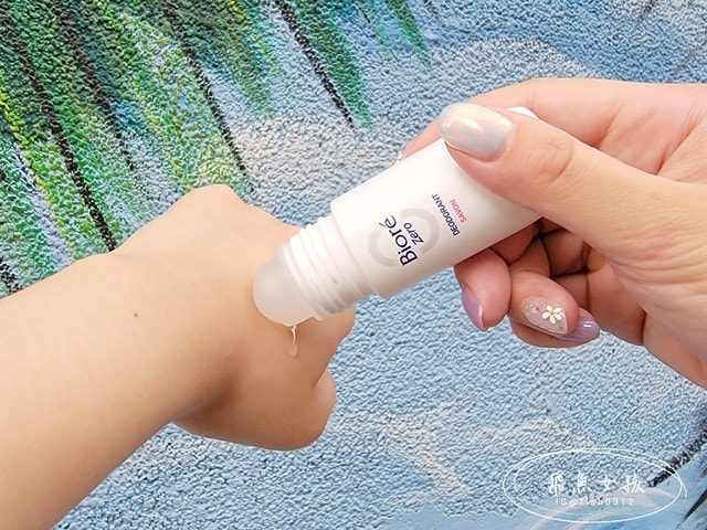 Bioré排汗爽身淨味劑 滾珠型,Bioré排汗爽身淨味劑,Bioré排汗爽身淨味劑評價,Bioré Zero爽身粉濕巾推薦,Bioré Zero爽身粉濕巾評價,Bioré Zero爽身粉濕巾好用嗎,Bioré排汗爽身淨味劑 滾珠型不含鋁鹽成分,Bioré排汗爽身淨味劑 滾珠型用法,Bioré排汗爽身淨味劑 滾珠型什麼時候用,Bioré排汗爽身淨味劑味道,長效型汗水蒸發技術,汗瞬乾粉體,體味汗臭狐臭手汗,Bioré排汗爽身淨味劑不易阻塞毛孔,Bioré排汗爽身淨味劑價錢,Bioré排汗爽身淨味劑 滾珠型哪裡買