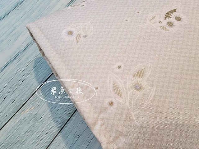 日比家族評價,Vanilli純棉單人涼被,可機洗涼被開箱,純棉涼被使用分享,純棉涼被開箱,三明治車縫法,夏天涼被選擇,百貨公司寢具分享,百貨涼被品牌分享,透氣薄被怎麼挑,涼被推薦dcard,日比家族,日比家族線上購物,百貨專櫃銷售據點CALVIN KLEINCARRARA,涼被是什麼,台灣製涼被,涼感被dcard,夏天涼被推薦 日比家族評價,Vanilli純棉單人涼被,可機洗涼被開箱,純棉涼被使用分享,純棉涼被開箱,三明治車縫法,夏天涼被選擇,百貨公司寢具分享,百貨涼被品牌分享,透氣薄被怎麼挑,涼被推薦dcard,日比家族,日比家族線上購物,百貨專櫃銷售據點CALVIN KLEINCARRARA,涼被是什麼,台灣製涼被,涼感被dcard,夏天涼被推薦