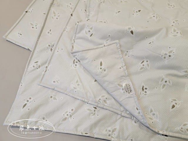 日比家族評價,Vanilli純棉單人涼被,可機洗涼被開箱,純棉涼被使用分享,純棉涼被開箱,三明治車縫法,夏天涼被選擇,百貨公司寢具分享,百貨涼被品牌分享,透氣薄被怎麼挑,涼被推薦dcard,日比家族,日比家族線上購物,百貨專櫃銷售據點CALVIN KLEINCARRARA,涼被是什麼,台灣製涼被,涼感被dcard,夏天涼被推薦 日比家族評價,Vanilli純棉單人涼被,可機洗涼被開箱,純棉涼被使用分享,純棉涼被開箱,三明治車縫法,夏天涼被選擇,百貨公司寢具分享,百貨涼被品牌分享,透氣薄被怎麼挑,涼被推薦dcard,日比家族,日比家族線上購物,百貨專櫃銷售據點CALVIN KLEINCARRARA,涼被是什麼,台灣製涼被,涼感被dcard,夏天涼被推薦