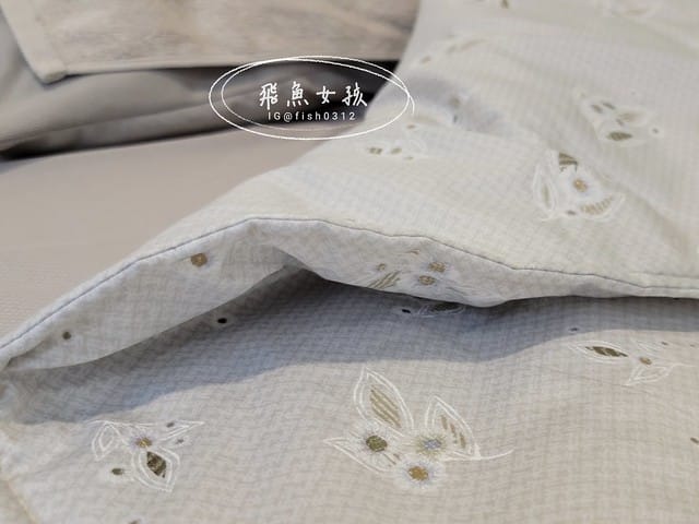 日比家族評價,Vanilli純棉單人涼被,可機洗涼被開箱,純棉涼被使用分享,純棉涼被開箱,三明治車縫法,夏天涼被選擇,百貨公司寢具分享,百貨涼被品牌分享,透氣薄被怎麼挑,涼被推薦dcard,日比家族,日比家族線上購物,百貨專櫃銷售據點CALVIN KLEINCARRARA,涼被是什麼,台灣製涼被,涼感被dcard,夏天涼被推薦 日比家族評價,Vanilli純棉單人涼被,可機洗涼被開箱,純棉涼被使用分享,純棉涼被開箱,三明治車縫法,夏天涼被選擇,百貨公司寢具分享,百貨涼被品牌分享,透氣薄被怎麼挑,涼被推薦dcard,日比家族,日比家族線上購物,百貨專櫃銷售據點CALVIN KLEINCARRARA,涼被是什麼,台灣製涼被,涼感被dcard,夏天涼被推薦