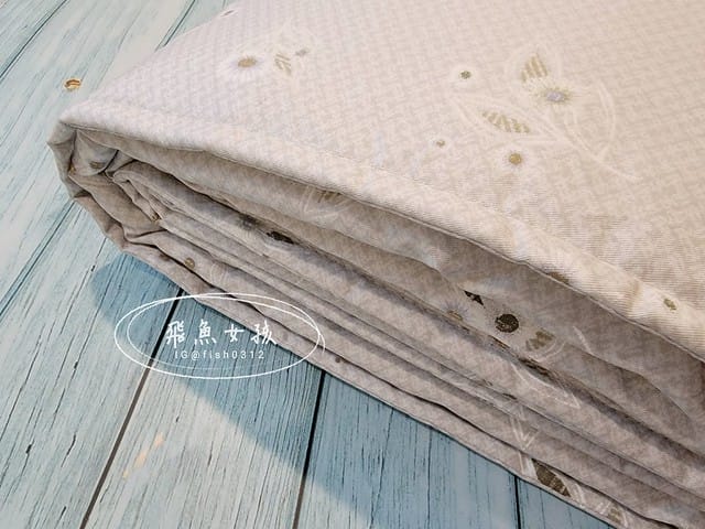 日比家族評價,Vanilli純棉單人涼被,可機洗涼被開箱,純棉涼被使用分享,純棉涼被開箱,三明治車縫法,夏天涼被選擇,百貨公司寢具分享,百貨涼被品牌分享,透氣薄被怎麼挑,涼被推薦dcard,日比家族,日比家族線上購物,百貨專櫃銷售據點CALVIN KLEINCARRARA,涼被是什麼,台灣製涼被,涼感被dcard,夏天涼被推薦 日比家族評價,Vanilli純棉單人涼被,可機洗涼被開箱,純棉涼被使用分享,純棉涼被開箱,三明治車縫法,夏天涼被選擇,百貨公司寢具分享,百貨涼被品牌分享,透氣薄被怎麼挑,涼被推薦dcard,日比家族,日比家族線上購物,百貨專櫃銷售據點CALVIN KLEINCARRARA,涼被是什麼,台灣製涼被,涼感被dcard,夏天涼被推薦