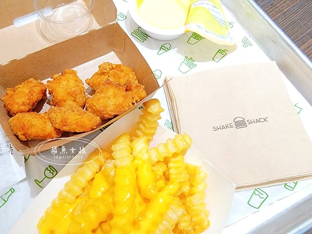 飛魚女孩,跟著飛魚玩首爾,首爾美食,鐘閣站美食,鐘閣站Shake Shack,韓國shake shack分店,shake shack首爾分店,shake shack韓國中文菜單,韓國shake shack推薦,韓國shake shack菜單,韓國shake shack奶昔,韓國shakeshack,shakeshack推薦,shakeshack韓國,shakeshack東大門,shakeshack中文菜單,光化門廣場,景福宮一日遊,普信閣,shakeshac韓國機場,winner聖地巡禮,winner吃過的漢堡店,WINNER追星,姜昇潤宋旻浩在紐約吃的漢堡店,宋旻浩餐廳,姜昇潤漢堡