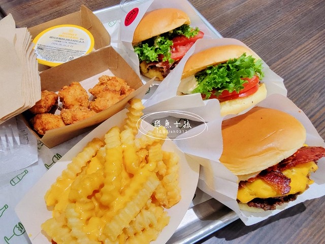 飛魚女孩,跟著飛魚玩首爾,首爾美食,鐘閣站美食,鐘閣站Shake Shack,韓國shake shack分店,shake shack首爾分店,shake shack韓國中文菜單,韓國shake shack推薦,韓國shake shack菜單,韓國shake shack奶昔,韓國shakeshack,shakeshack推薦,shakeshack韓國,shakeshack東大門,shakeshack中文菜單,光化門廣場,景福宮一日遊,普信閣,shakeshac韓國機場,winner聖地巡禮,winner吃過的漢堡店,WINNER追星,姜昇潤宋旻浩在紐約吃的漢堡店,宋旻浩餐廳,姜昇潤漢堡