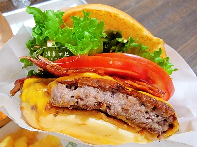 飛魚女孩,跟著飛魚玩首爾,首爾美食,鐘閣站美食,鐘閣站Shake Shack,韓國shake shack分店,shake shack首爾分店,shake shack韓國中文菜單,韓國shake shack推薦,韓國shake shack菜單,韓國shake shack奶昔,韓國shakeshack,shakeshack推薦,shakeshack韓國,shakeshack東大門,shakeshack中文菜單,光化門廣場,景福宮一日遊,普信閣,shakeshac韓國機場,winner聖地巡禮,winner吃過的漢堡店,WINNER追星,姜昇潤宋旻浩在紐約吃的漢堡店,宋旻浩餐廳,姜昇潤漢堡