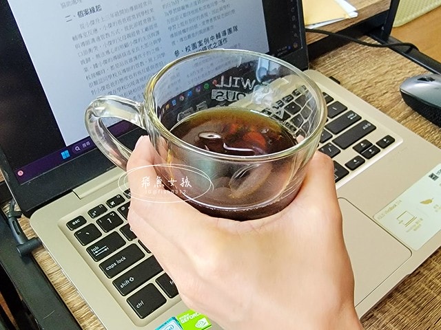 INLOVE Café,濾掛式咖啡,方便沖泡咖啡,家樂福必買,家樂福咖啡推薦,INLOVECafé濾掛式咖啡,家樂福好物,雨林聯盟認證,Metime,濾掛咖啡體驗,濾掛咖啡評價,曾獲國際咖啡評鑑金獎,上班喝咖啡,家樂福咖啡好喝嗎,濾掛咖啡推薦,濾掛式咖啡推薦ptt,濾掛式咖啡推薦dcard,濾掛咖啡推薦不酸,濾掛式咖啡好處,inlove cafe濾掛咖啡,家樂福inlove cafe,家樂福濾掛咖啡