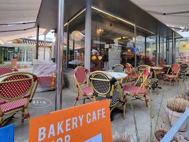 跟著飛魚玩首爾,首爾自由行,首爾景點,首爾景點地圖,鐘路三街站,益善洞,益善洞美食,益善洞韓屋村,益善洞cafe,益善洞咖啡廳,益善洞地鐵,益善洞鹽麵包,益善洞韓屋咖啡街,益善洞一日遊,益善洞逛街地圖,益善洞dcard,益善洞2024,安國站dcard,飛魚女孩,益善洞附近景點,首爾自由行攻略,首爾旅行,益善洞カフェ