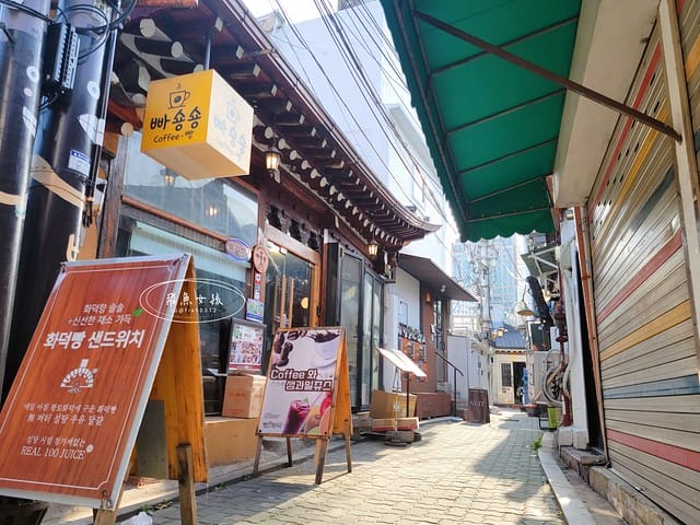 跟著飛魚玩首爾,首爾自由行,首爾景點,首爾景點地圖,鐘路三街站,益善洞,益善洞美食,益善洞韓屋村,益善洞cafe,益善洞咖啡廳,益善洞地鐵,益善洞鹽麵包,益善洞韓屋咖啡街,益善洞一日遊,益善洞逛街地圖,益善洞dcard,益善洞2024,安國站dcard,飛魚女孩,益善洞附近景點,首爾自由行攻略,首爾旅行,益善洞カフェ