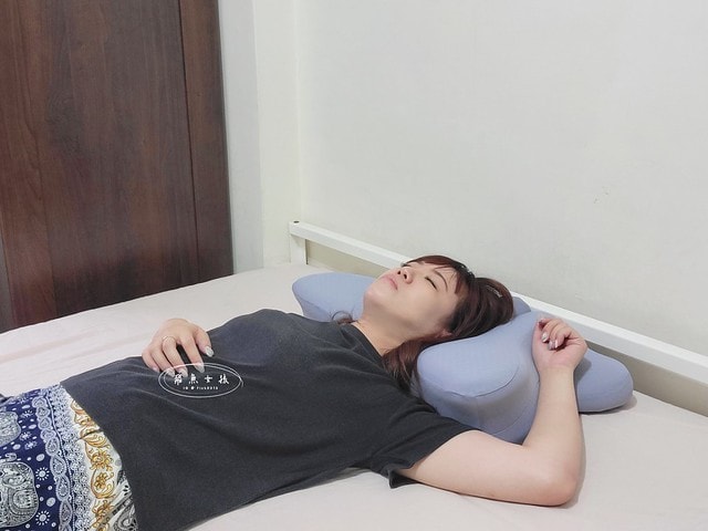 四花軟居評價,牽引安眠枕評價,牽引安眠枕好用嗎,頸部支撐枕頭分享,功能性枕頭開箱,放鬆頸部枕頭推薦,肩頸痠痛枕頭分享,改善睡眠枕頭心得,按摩枕頭使用心得,睡眠障礙枕頭分享,護頸設計枕頭開箱,人體工學枕頭分享,適合側睡的枕頭推薦,不易塌枕頭心得,牽引安眠枕評價,改善肩頸痠痛枕頭分享,護頸設計枕頭推薦,失眠枕頭推薦ptt,枕頭推薦dcard,枕頭試躺ptt,好睡的枕頭ptt,好睡的枕頭dcard,肩頸痠痛枕頭推薦,肩頸痠痛枕頭dcard,安頸枕dcard,安頸枕ptt,好睡的枕頭ptt,好睡的枕頭dcard