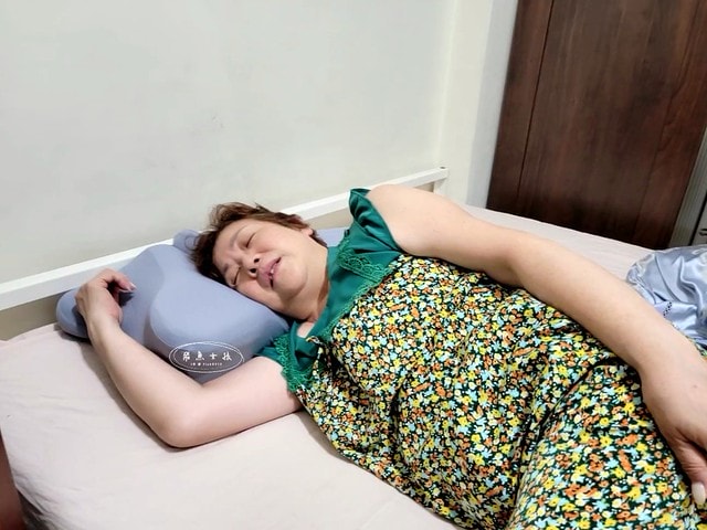 四花軟居評價,牽引安眠枕評價,牽引安眠枕好用嗎,頸部支撐枕頭分享,功能性枕頭開箱,放鬆頸部枕頭推薦,肩頸痠痛枕頭分享,改善睡眠枕頭心得,按摩枕頭使用心得,睡眠障礙枕頭分享,護頸設計枕頭開箱,人體工學枕頭分享,適合側睡的枕頭推薦,不易塌枕頭心得,牽引安眠枕評價,改善肩頸痠痛枕頭分享,護頸設計枕頭推薦,失眠枕頭推薦ptt,枕頭推薦dcard,枕頭試躺ptt,好睡的枕頭ptt,好睡的枕頭dcard,肩頸痠痛枕頭推薦,肩頸痠痛枕頭dcard,安頸枕dcard,安頸枕ptt,好睡的枕頭ptt,好睡的枕頭dcard