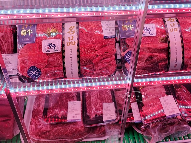 馬場洞,跟著飛魚玩韓國,馬場洞畜產市場,馬場洞韓牛,馬場洞,馬場洞韓牛一條街,馬場洞韓牛交通,馬場洞韓牛推薦,馬場洞自然畜產,馬場洞韓牛市場,馬場洞韓牛dcard,馬場洞怎麼去,馬場洞韓文,馬場洞餐廳,馬場洞地鐵出口,明洞韓牛推薦dcard,首爾韓牛推薦dcard,首爾韓牛dcard,明洞24小時烤肉,馬場洞景點,馬場洞韓牛營業時間,馬場洞地鐵,首爾韓牛1++,首爾韓牛餐廳,韓國韓牛推薦,首爾韓牛餐廳推薦,馬場洞韓牛村,馬場洞韓牛交通,馬場洞韓牛村 菜單