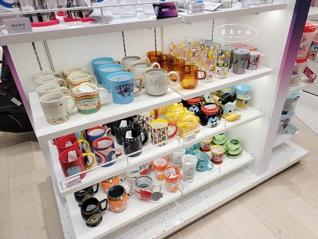 首爾DISNEY STORE推薦,首爾 disney store,韓國disney store,韓國迪士尼,汝矣島現代百貨迪士尼,Disney Store,韓國有迪士尼商店嗎,韓國迪士尼在哪裡,首爾 disneystore,現代百貨汝矣島,現代百貨汝矣島品牌,汝矣島現代百貨,汝矣島現代百貨必買,汝矣島現代百貨樓層介紹,汝矣島現代百貨韓文,汝矣島現代百貨交通,汝矣島現代百貨地鐵出口,首爾迪士尼商店營業時間,首爾迪士尼商店交通,首爾親子景點,首爾打卡景點,首爾購物,the hyundai seoul聖誕村2024,汝矣島現代百貨聖誕預約,汝矣島漢江公園,汝矣島現代百貨,首爾汝矣島現代百貨,The Hyundai Seoul,汝矣島現代百貨攻略,汝矣島現代百貨交通,汝矣島現代百貨美食,汝矣島現代百貨推薦,汝矣島自由行,首爾自由行景點推薦,首爾百貨推薦,韓國購物必去百貨,汝矣島購物攻略,汝矣島百貨商場,首爾美食購物景點,首爾汝矣島行程規劃,汝矣島必去景點,首爾汝矣島購物行程,韓國自由行購物指南,韓國百貨推薦2024,韓國百貨必買清單,首爾聖誕市集,首爾自由行,首爾購物,首爾打卡景點