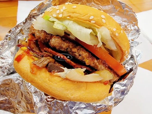 FIVE GUYS 韓國分店,FIVE GUYS 首爾,汝矣島現代百貨 FIVE GUYS,The Hyundai Seoul 美食,韓國必吃漢堡店推薦,汝矣島必吃美食,FIVE GUYS 招牌漢堡,首爾自由行美食攻略,FIVE GUYS 韓國汝矣島分店,首爾汝矣島現代百貨推薦美食,five guys 漢堡,five guys 韓國菜單,five guys 漢堡韓國,韓國漢堡推薦,韓國shake shack分店,韓國連鎖漢堡,韓國 美國 漢堡,美國漢堡店,shake shack韓國中文菜單,shake shack韓國,汝矣島現代百貨 交通,汝矣島現代百貨地鐵出口,汝矣島現代百貨交通,汝矣島現代百貨樓層品牌