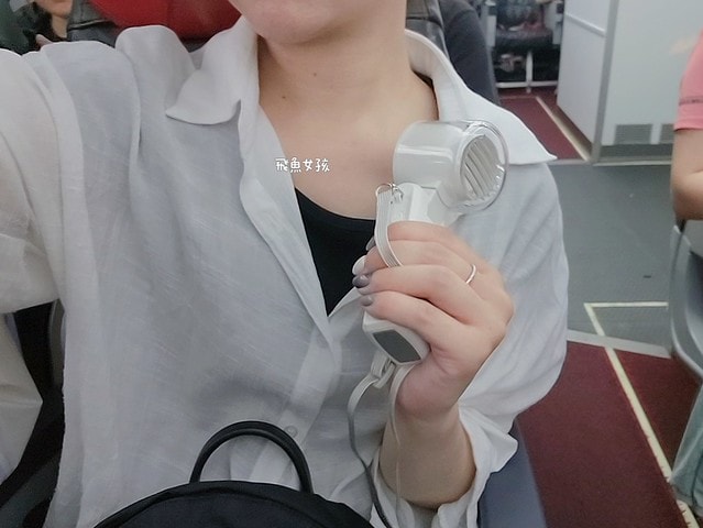 TiDdi評價,TiDdi折疊風扇好用嗎,戶外手持風扇開箱,涼爽頸掛式風扇推薦,多段風速手持風扇,掛脖涼風扇開箱,便攜式涼感風扇分享,露營充電電風扇分享,高續航力手持風扇,冷敷風扇實測,大風量隨身風扇推薦,迷你風扇開箱,夏天必備超涼風扇,製冷手持風扇,通勤用小風扇,夏天必備電風扇,手持電風扇推薦dcard,手持電風扇推薦ptt,手持風扇ptt,掛脖風扇ptt,tiddi評價ptt,