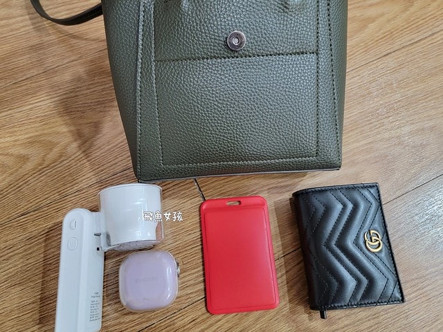 TiDdi評價,TiDdi折疊風扇好用嗎,戶外手持風扇開箱,涼爽頸掛式風扇推薦,多段風速手持風扇,掛脖涼風扇開箱,便攜式涼感風扇分享,露營充電電風扇分享,高續航力手持風扇,冷敷風扇實測,大風量隨身風扇推薦,迷你風扇開箱,夏天必備超涼風扇,製冷手持風扇,通勤用小風扇,夏天必備電風扇,手持電風扇推薦dcard,手持電風扇推薦ptt,手持風扇ptt,掛脖風扇ptt,tiddi評價ptt,