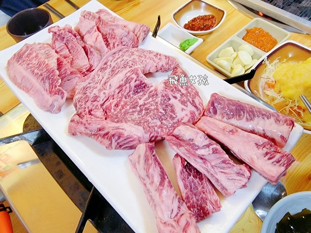 清州美食推薦,清州西門市場,清州烤肉推薦,清州韓牛,더 투뿔 한우 정육식당,清州自由行美食,韓國清州美食,清州五花肉街,清州在地美食,韓國1++韓牛,清州美食,清州烤肉,西門市場美食,清州自由行dcard,清州自由行,清州四天三夜,清州自由行交通,清州 四天三夜,韓國清州自由行,韓國清州三天兩夜,清州烤肉 一條 街,清州旅遊dcard,韓國清州 必 吃,清州 五花肉一條街