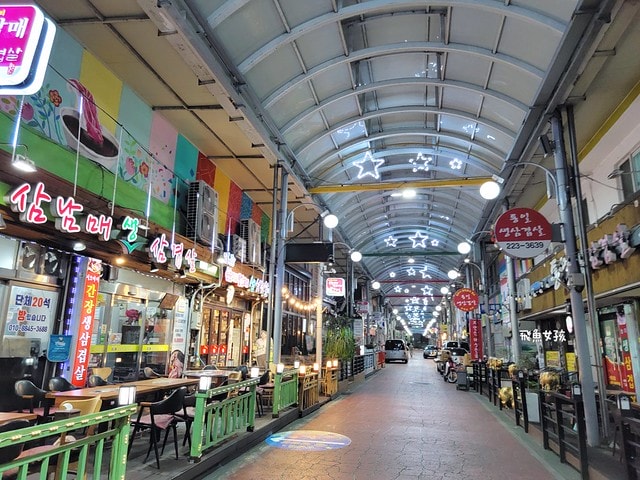 清州五福刀削麵,清州美食,清州刀切麵,清州景點推薦,오복원조칼국수 청주,清州自由行dcard,清州四天三夜,清州 四天三夜,韓國清州三天兩夜,清州旅遊dcard,清州自由行,清州景點,清州交通,清州逛街,清州城安街,清州城安商圈,清州機場到首爾,城安街商圈必買,城安街商圈,韓國城安街商圈餐廳推薦,清州美食推薦,清州宵夜,西門市場美食,清州餃子,韓國清州美食,清州自由行美食