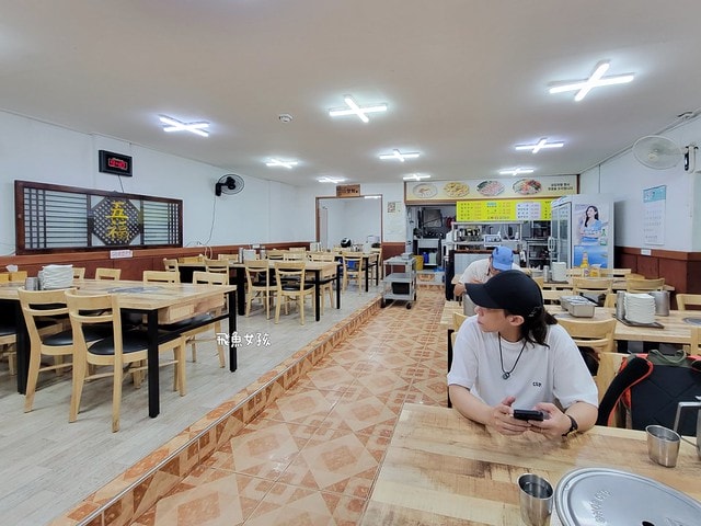 清州五福刀削麵,清州美食,清州刀切麵,清州景點推薦,오복원조칼국수 청주,清州自由行dcard,清州四天三夜,清州 四天三夜,韓國清州三天兩夜,清州旅遊dcard,清州自由行,清州景點,清州交通,清州逛街,清州城安街,清州城安商圈,清州機場到首爾,城安街商圈必買,城安街商圈,韓國城安街商圈餐廳推薦,清州美食推薦,清州宵夜,西門市場美食,清州餃子,韓國清州美食,清州自由行美食