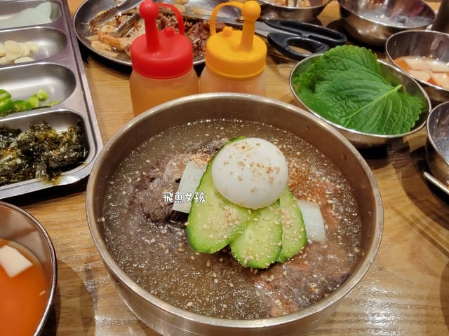 巨松排骨韓文,大邱美食,巨松燉排骨,巨松燉排骨的菜單,巨松排骨,巨松排骨分店,大邱巨松排骨,半月堂站,半月堂站美食,半月堂美食,半月堂地下街營業時間,半月堂逛街,大邱半月堂美食,大邱景點dcard,大邱三天兩夜 Dcard,大邱一日遊dcard,大邱美食推薦,巨松排骨dcard,巨松排骨一個人,巨松燉排骨 相片,巨松燉排骨 吃法,巨松排骨分店,巨松排骨怎麼吃,巨松排骨半月堂